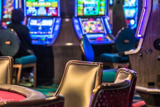 Lightning Roulette live table at cafe69 login with croupier and multiplier display